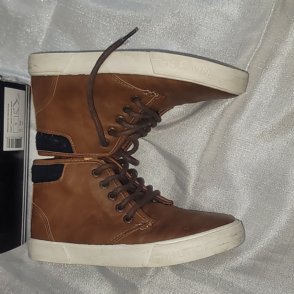 Nautica casual Boots. Little boys size 1 - Picture 6 of 9